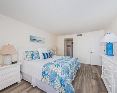 6357 Bahia Del Mar Boulevard - Photo Thumbnail 11