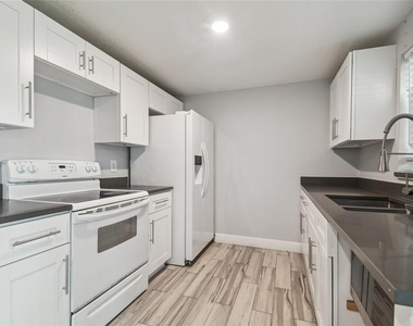 3679 Sugarcreek Drive - Photo Thumbnail 6