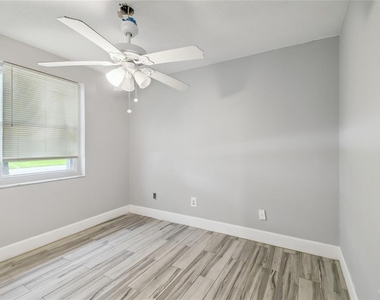 3679 Sugarcreek Drive - Photo Thumbnail 18