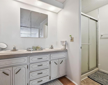 13225 101st Street - Photo Thumbnail 14