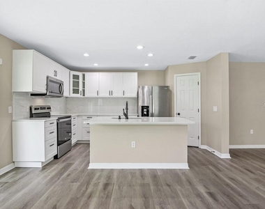 10831 Johanna Avenue - Photo Thumbnail 6