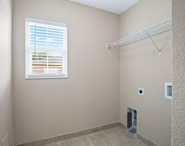 10831 Johanna Avenue - Photo Thumbnail 23