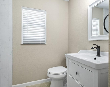 10831 Johanna Avenue - Photo Thumbnail 12