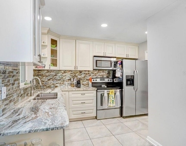 6703 N River Boulevard - Photo Thumbnail 8