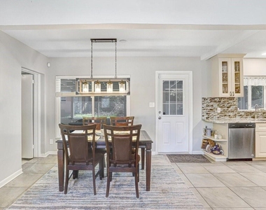 6703 N River Boulevard - Photo Thumbnail 12