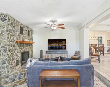 6703 N River Boulevard - Photo Thumbnail 15