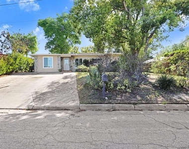 6703 N River Boulevard - Photo Thumbnail 2