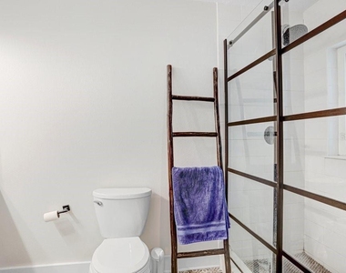 6703 N River Boulevard - Photo Thumbnail 19