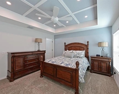 4815 Woodbrook Drive - Photo Thumbnail 15