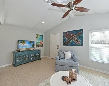 4815 Woodbrook Drive - Photo Thumbnail 5