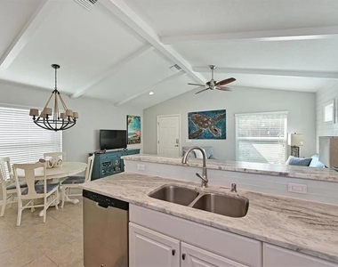 4815 Woodbrook Drive - Photo Thumbnail 8