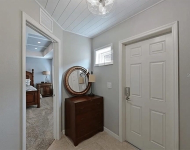 4815 Woodbrook Drive - Photo Thumbnail 13