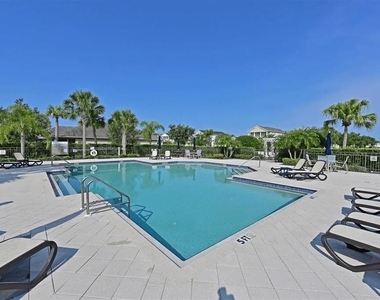 4815 Woodbrook Drive - Photo Thumbnail 19