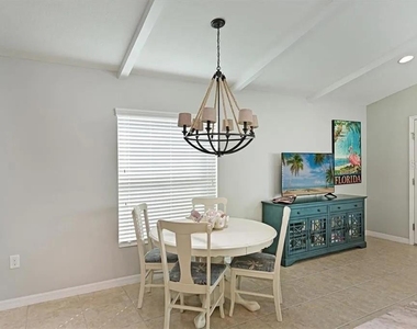 4815 Woodbrook Drive - Photo Thumbnail 9