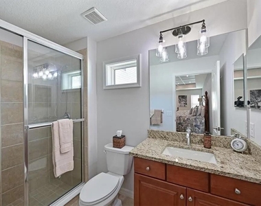4815 Woodbrook Drive - Photo Thumbnail 16