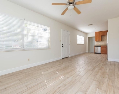 3401 W San Pedro Street - Photo Thumbnail 2