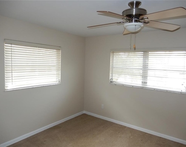 337 1st Street W - Photo Thumbnail 17