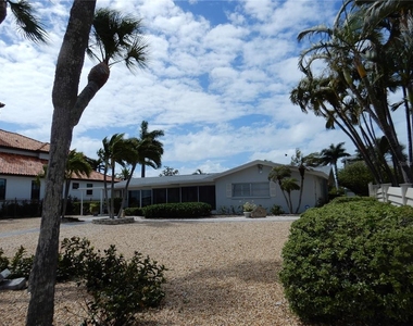 337 1st Street W - Photo Thumbnail 3