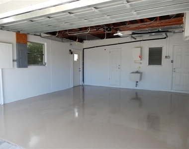 337 1st Street W - Photo Thumbnail 8