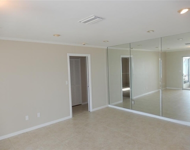 337 1st Street W - Photo Thumbnail 11