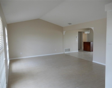 337 1st Street W - Photo Thumbnail 9