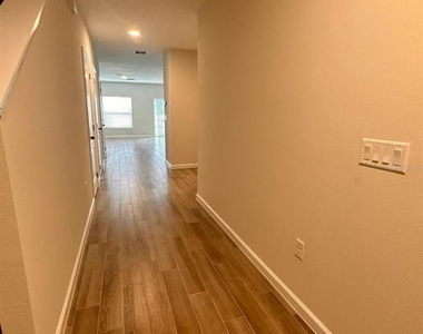 2831 Narcoossee Commons Way - Photo Thumbnail 8
