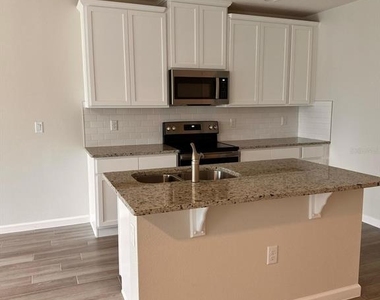 2831 Narcoossee Commons Way - Photo Thumbnail 6