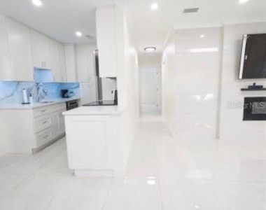 887 W Perry Street - Photo Thumbnail 12