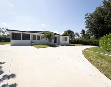 887 W Perry Street - Photo Thumbnail 1