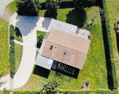 887 W Perry Street - Photo Thumbnail 6