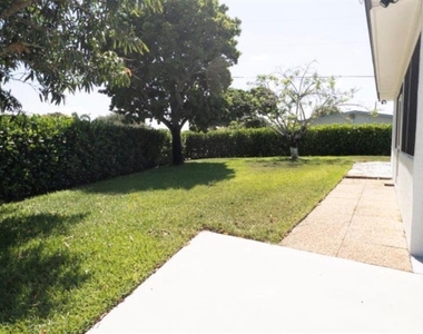 887 W Perry Street - Photo Thumbnail 4