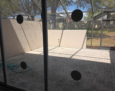 2403 Silver Palm Drive - Photo Thumbnail 2