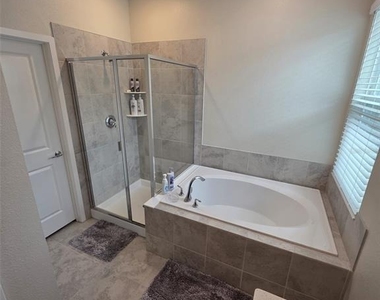 5574 Bakewell Place - Photo Thumbnail 23