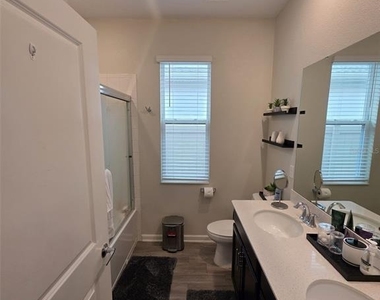 5574 Bakewell Place - Photo Thumbnail 8