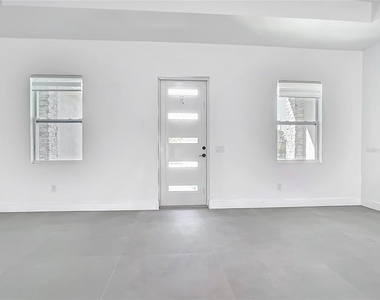 174 Ingram Boulevard - Photo Thumbnail 3