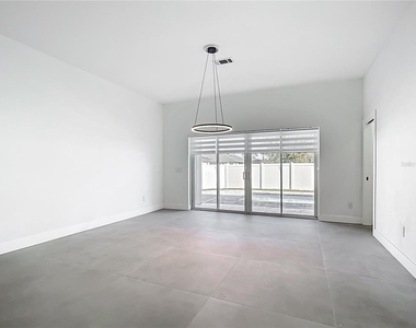 174 Ingram Boulevard - Photo Thumbnail 10
