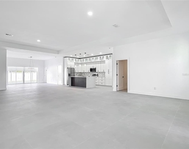 174 Ingram Boulevard - Photo Thumbnail 4