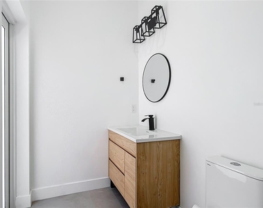 174 Ingram Boulevard - Photo Thumbnail 15
