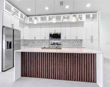 174 Ingram Boulevard - Photo Thumbnail 5
