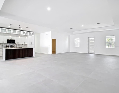 174 Ingram Boulevard - Photo Thumbnail 11