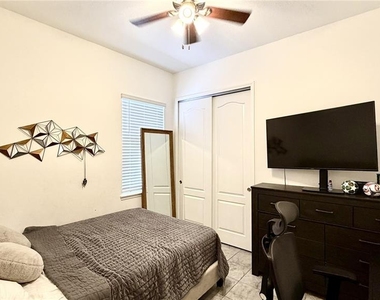 9160 Olmo Court - Photo Thumbnail 12