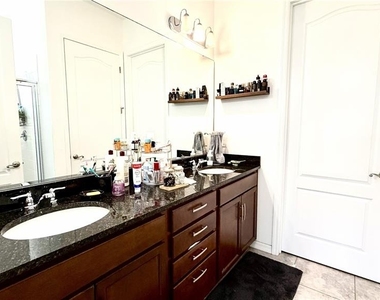 9160 Olmo Court - Photo Thumbnail 13