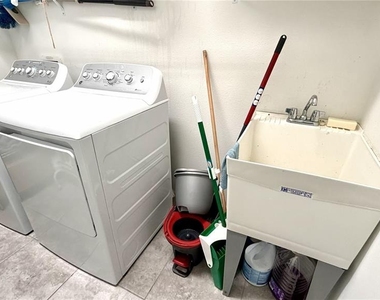 9160 Olmo Court - Photo Thumbnail 14