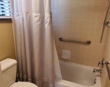 6110 Country Club Way - Photo Thumbnail 11