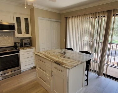 6110 Country Club Way - Photo Thumbnail 2