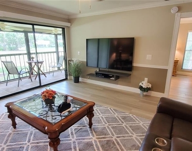 6110 Country Club Way - Photo Thumbnail 4