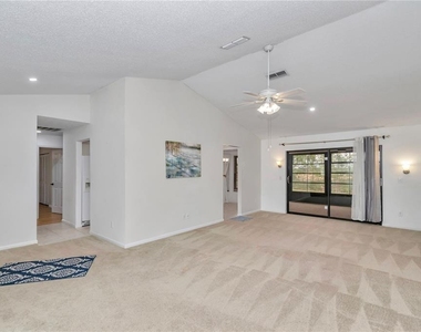 21425 Sw Plantation Street - Photo Thumbnail 6