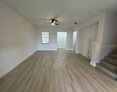 1221 Priory Circle - Photo Thumbnail 5