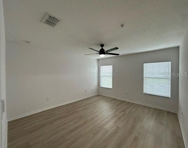 1221 Priory Circle - Photo Thumbnail 11