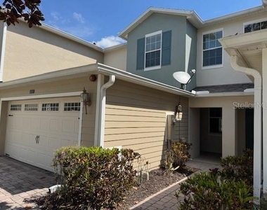1221 Priory Circle - Photo Thumbnail 2